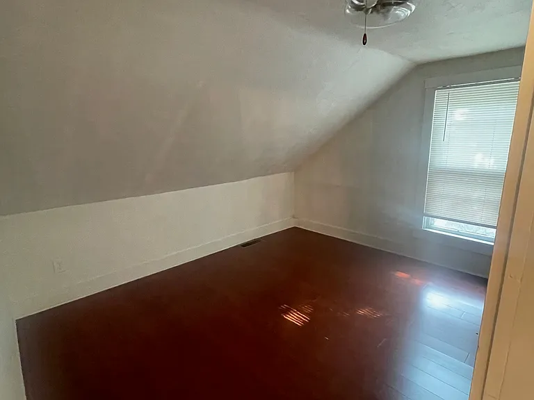 114 S College St — Photo 9