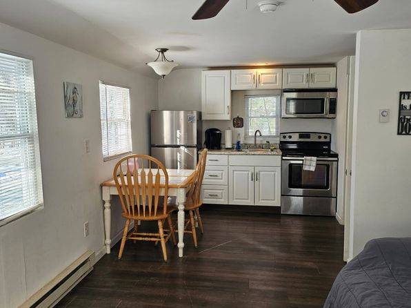 44 Summit Ave APT 2
