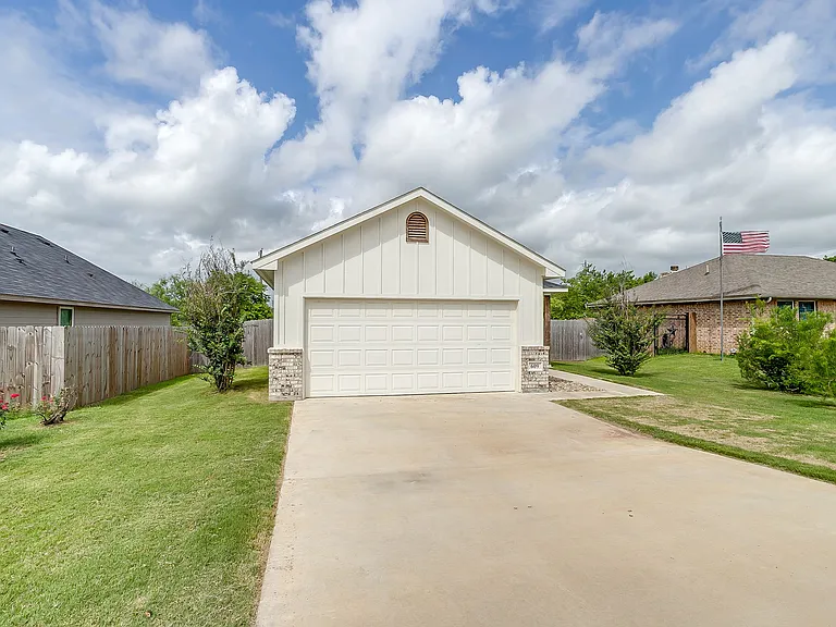 609 Mesquite Dr — Photo 6