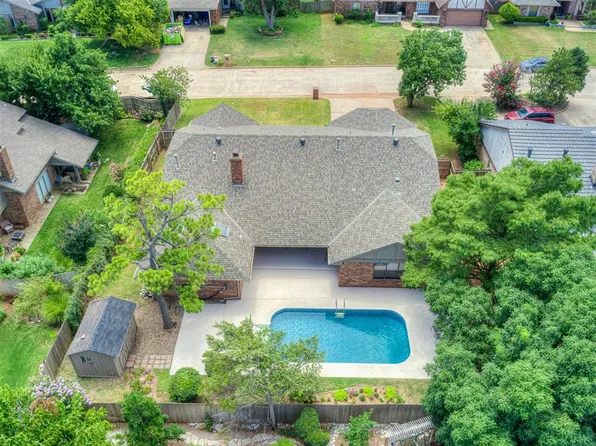6105 W Gun Hill Way, Warr Acres, OK 73132