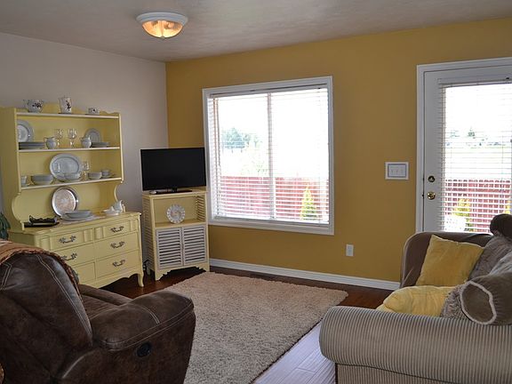 5th image of 461 Marian Ct