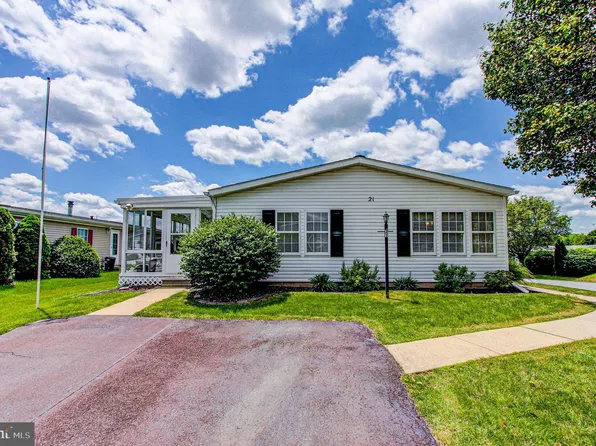 21 Longwood Ct E, Harleysville, PA 19438