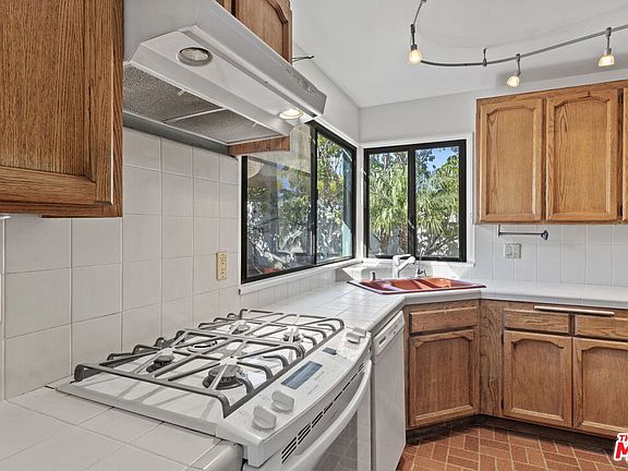 5th image of 5441 W 138th Pl