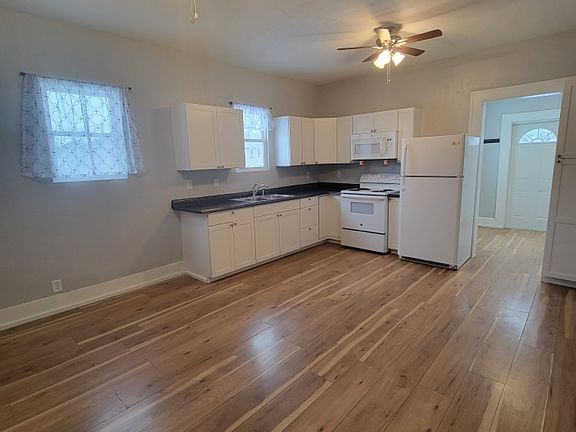 2nd image of 424 N Main St #A