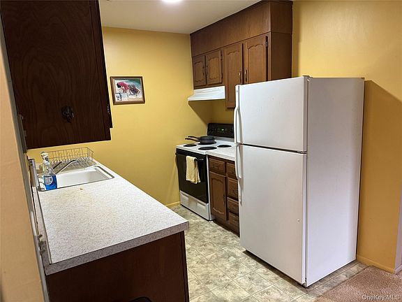 5th image of 120 Exmore Court #A