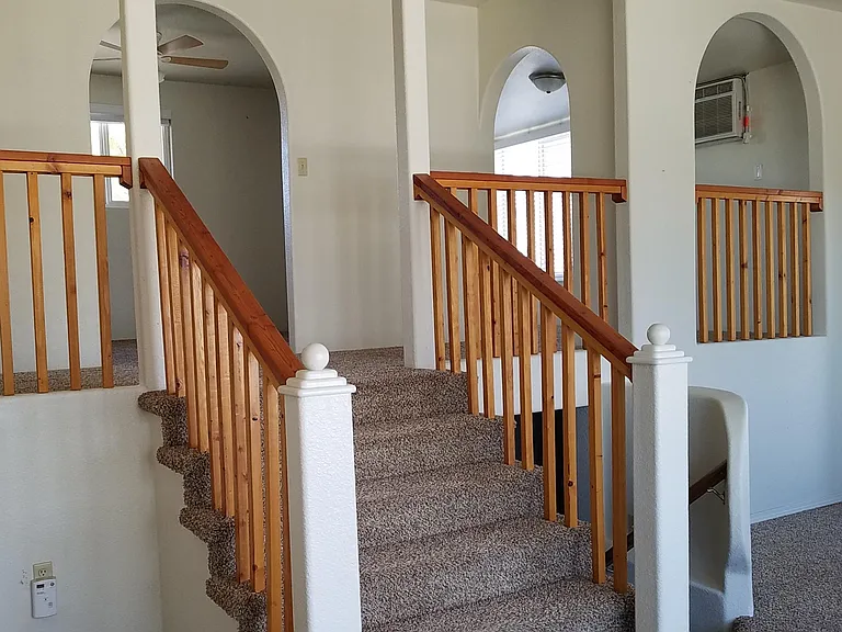 1293 Hanson Loop — Photo 2
