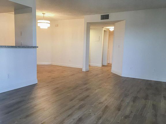 4th image of 1554 E Wilson Ave APT 8
