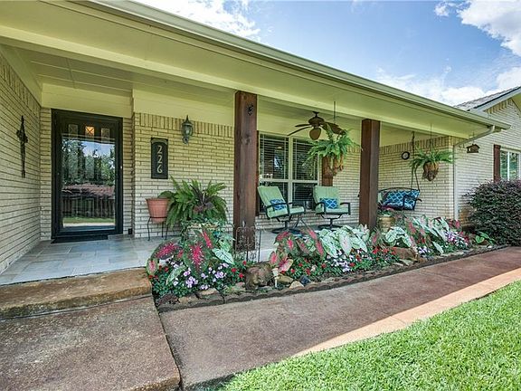 3rd image of 226 Bexar Dr