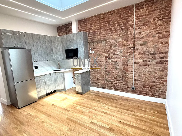 60-84 Catalpa Ave #2 — Photo 3