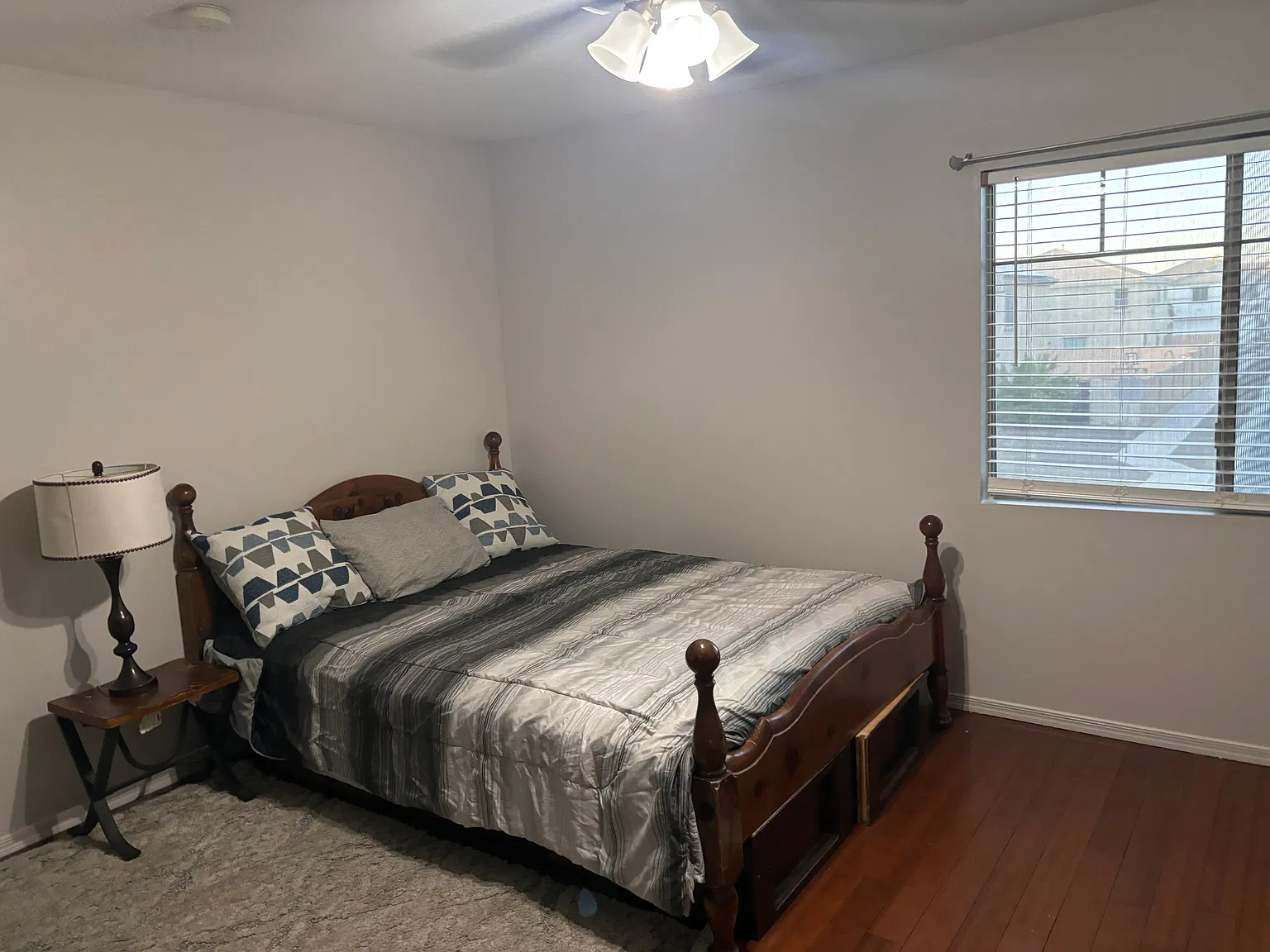 14225 W Lisbon Ln — Photo 2