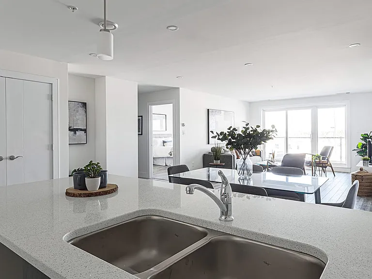451 Broad St — Photo 8