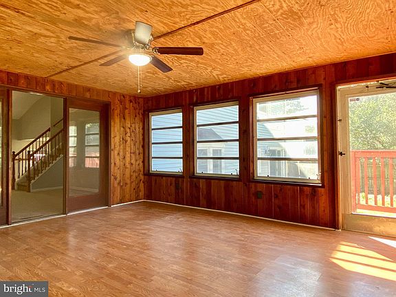 5th image of 16 Sanford Dr