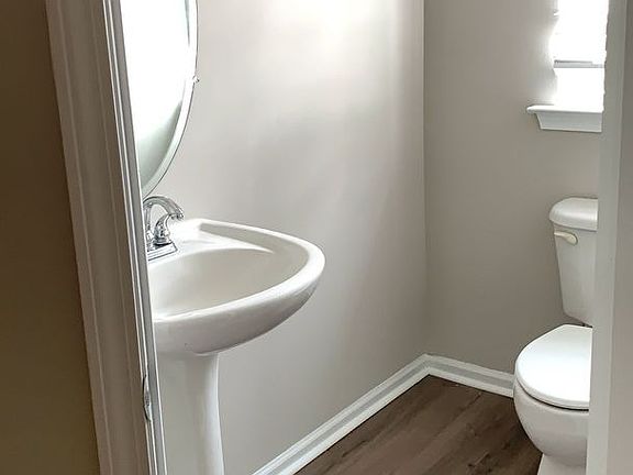 5th image of 550 Ramblewood Cir