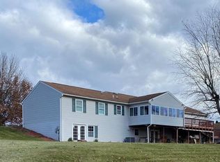 426 Clover Rd, Etters, PA 17319