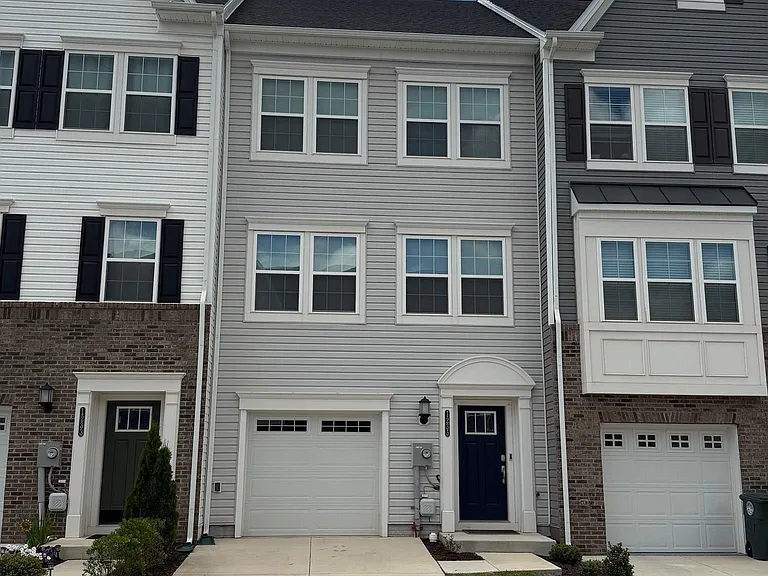 1235 Greylock Ln — Photo 2