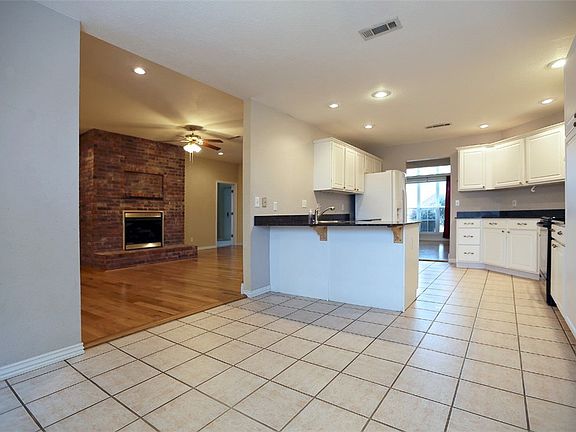 5th image of 254 Pine Meadow Dr