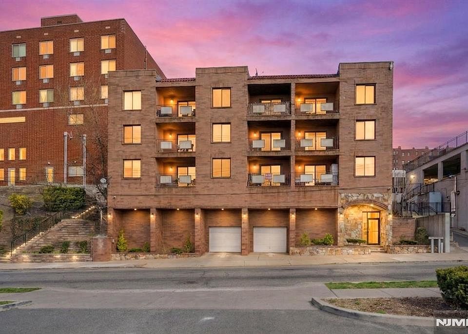 1st image of 1906 Paterson Plank Rd APT 2E