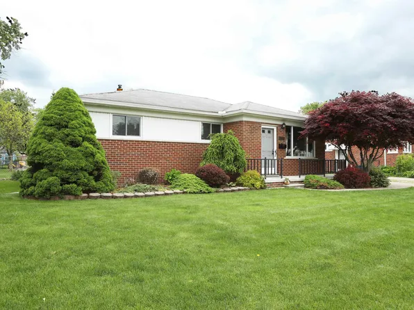 23300 Allor St, Saint Clair Shores, MI 48082