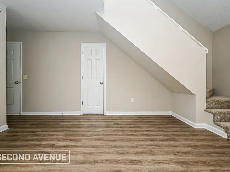 2370 Iron Horse Dr — Photo 5