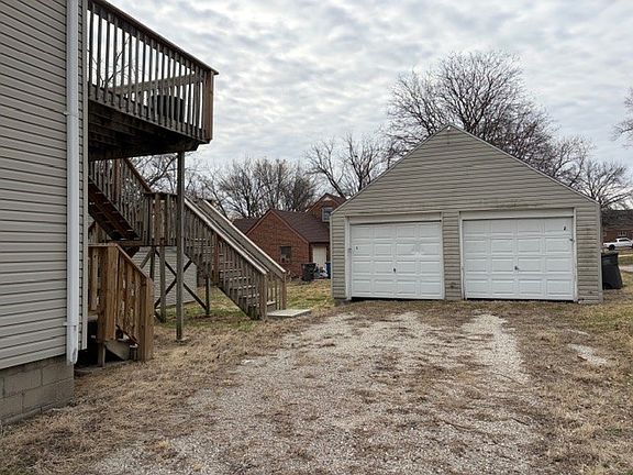3rd image of 708 Wall Ave