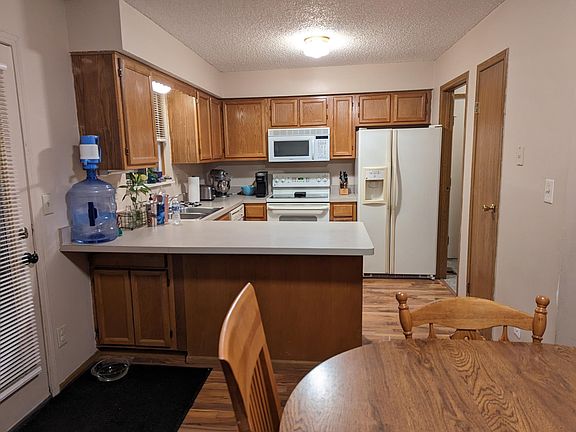 2nd image of 101 Windsor Dr