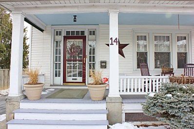 Front Porch-Entrance