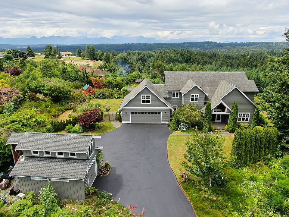 1st image of 4261 NE Lookout Ln