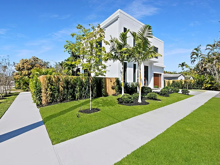 1401 NE 16th Ave — Photo 40