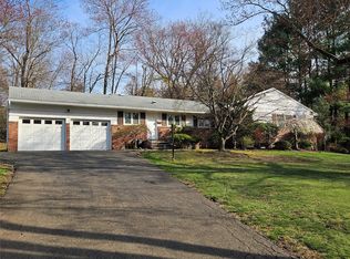 7 Rocklyn Dr, Suffern, NY 10901