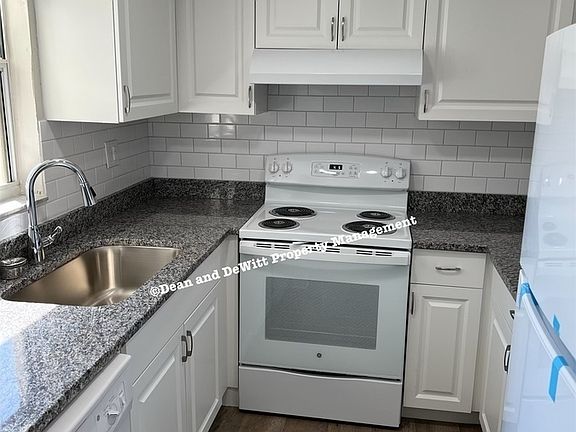 3rd image of 3305 Camelot Dr #A7