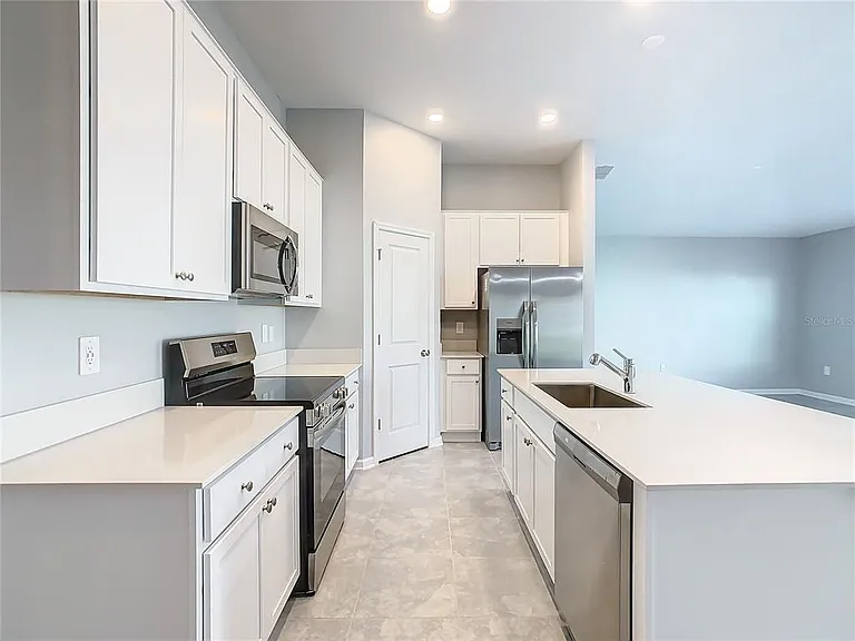 1033 Holden Way — Photo 6