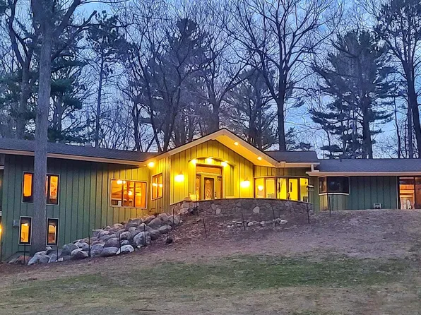 200 S Westwood, Kingsford, MI 49802