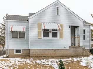 213 Hughes Ave, Lockport, IL 60441