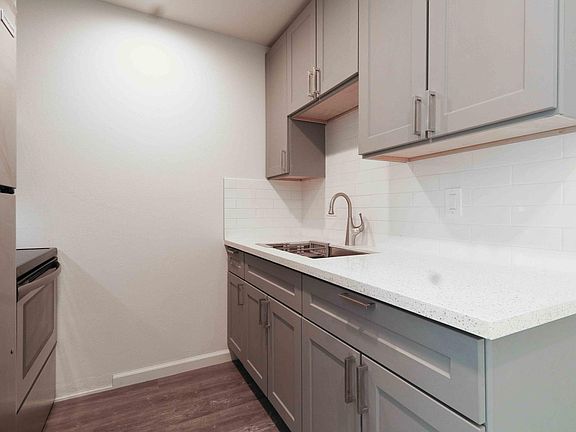 2nd image of 630 Masonic Way APT J