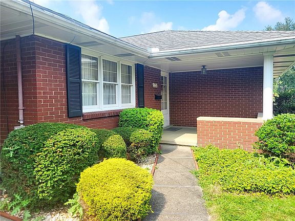 3rd image of 532 Eastwood Ln