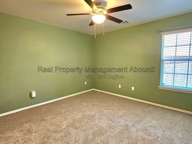 809 W Granger St — Photo 29