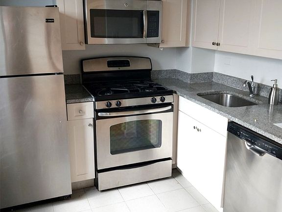 4th image of 12360 83rd Ave APT 12N