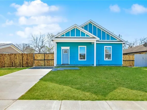 2509 Riverbend Rd, Violet, LA 70092