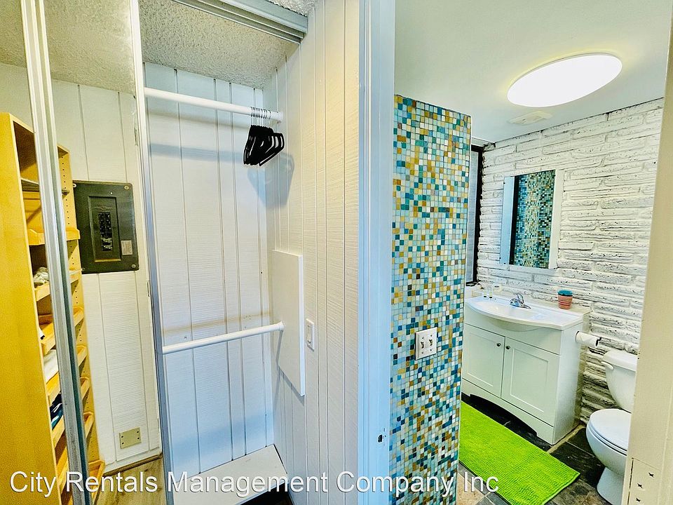 2nd image of 1421 Seal Way #B