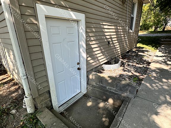 4th image of 750 N Chevrolet Ave