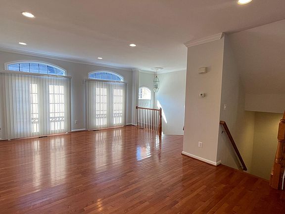 4th image of 21839 Ladyslipper Sq