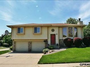 15301 Green Ave, Omaha, NE 68138