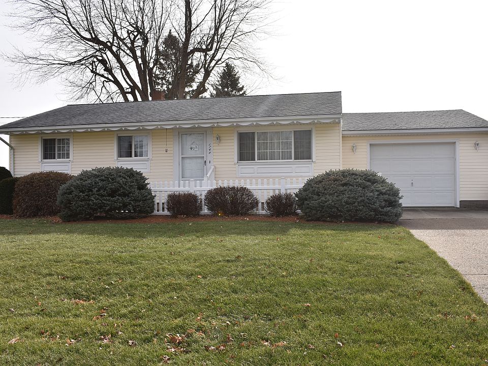 1st image of 1748 Lynn Dr