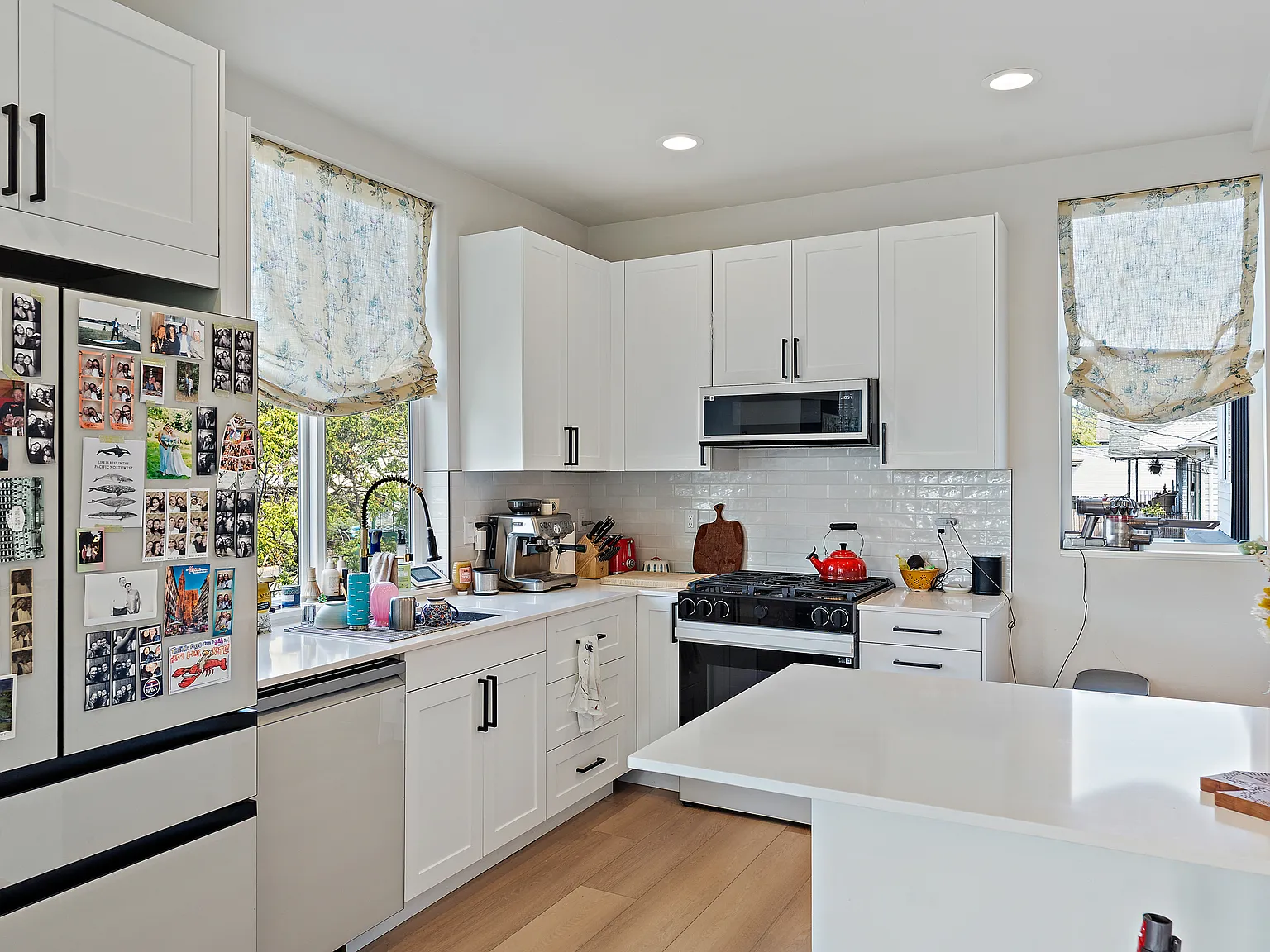 718 NW 60th St Seattle - 1 — Photo 3