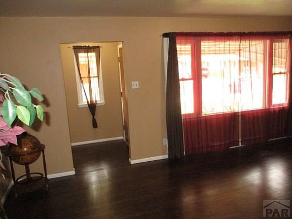 3rd image of 1527 Alexander Cir