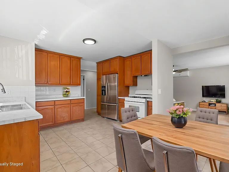 207 E Flora St #207 — Photo 14