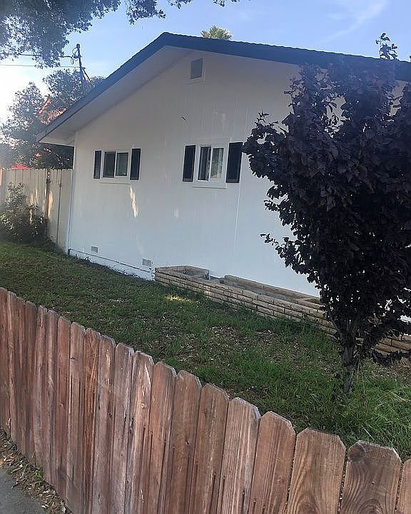 2nd image of 616 Ellis St