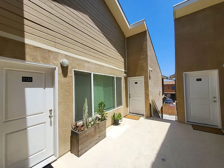 12550 Laurel St — Photo 22