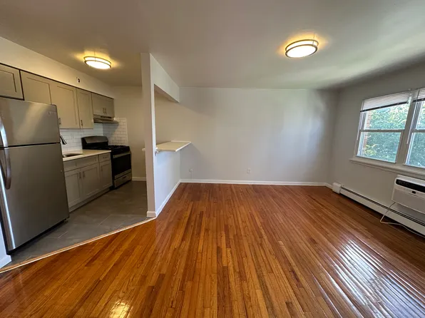 347 Aycrigg Ave APT C5, Passaic, NJ 07055