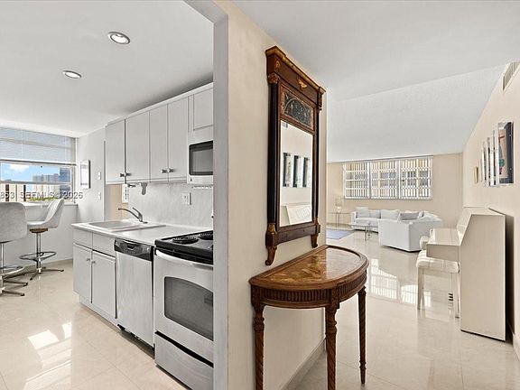 4th image of 1833 S Ocean Dr APT 911
